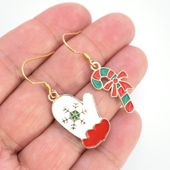 Mismatched Christmas Candycane and Mitten Earrings - Picture 4 of 4